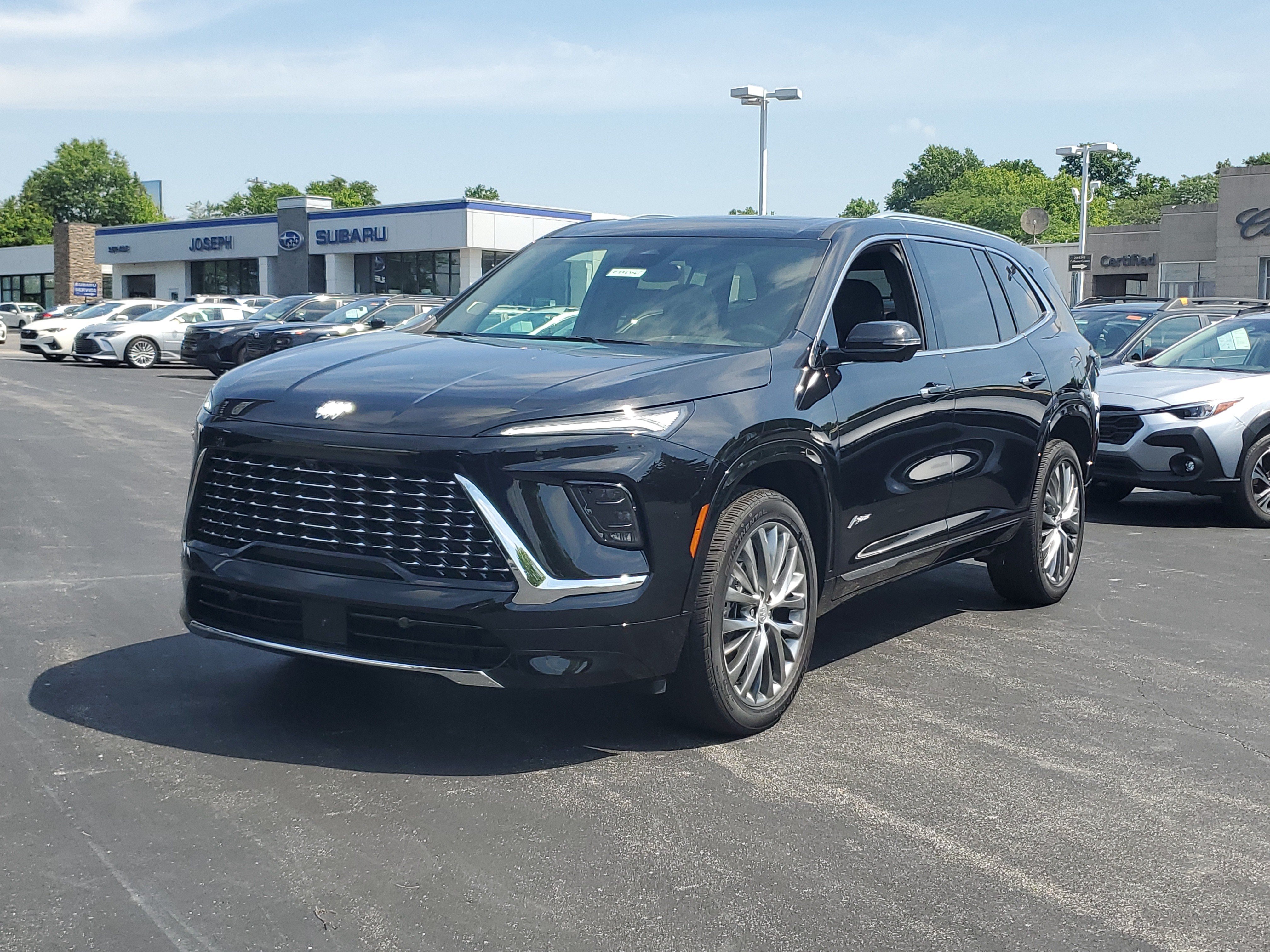 Used 2025 Buick Enclave Avenir w/ Trailering Package, 5000 lbs. AWD/4WD image 29