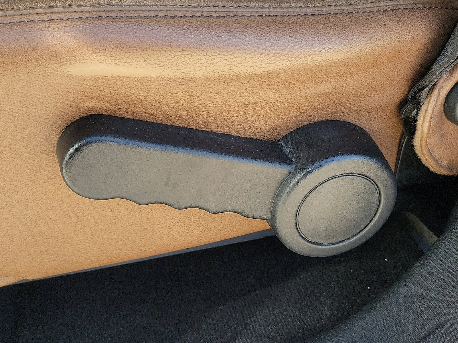 Used 2017 Jeep Wrangler Unlimited Rubicon w/ Connectivity Group AWD/4WD image 13