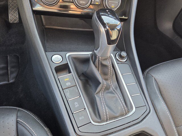 Used 2024 Volkswagen Jetta SE FWD image 22