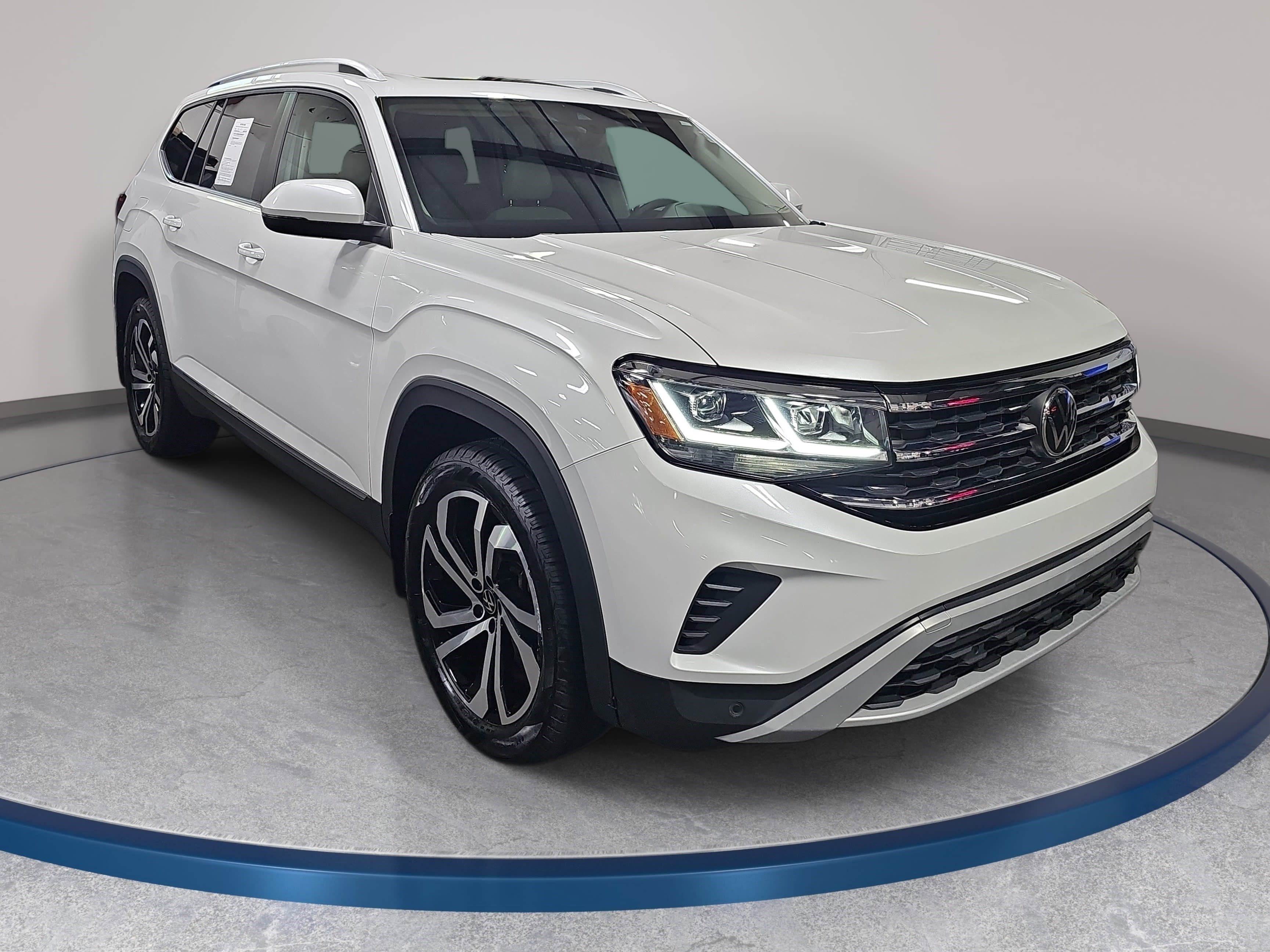 Used 2023 Volkswagen Atlas SEL image 3