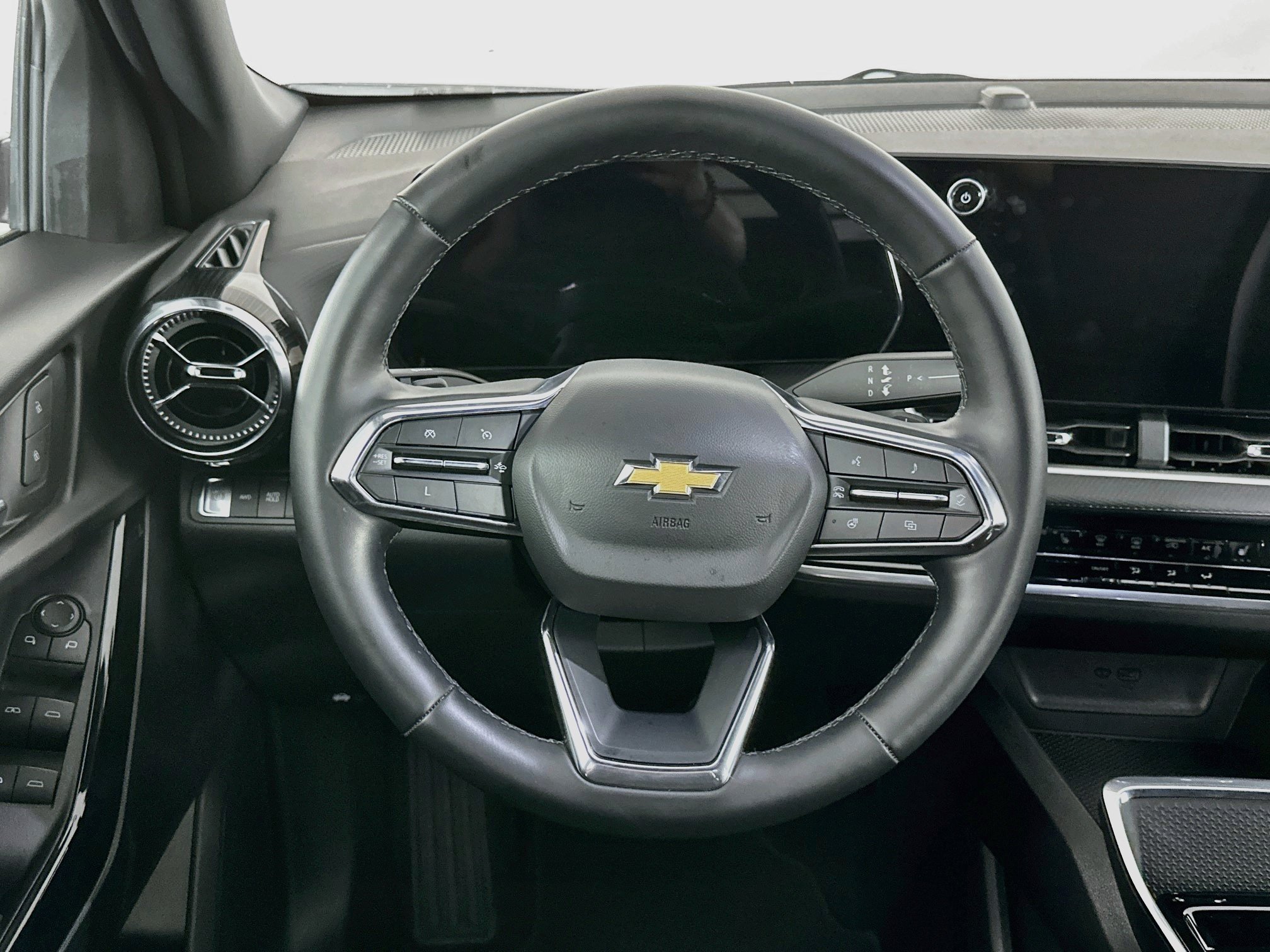 Used 2025 Chevrolet Equinox LT AWD/4WD image 18