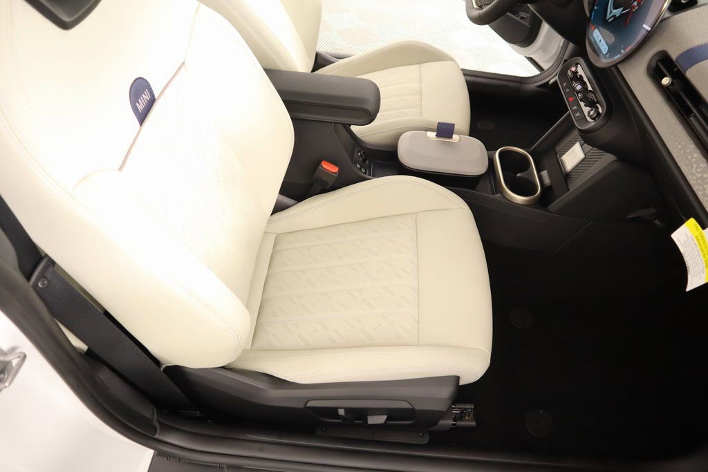 New 2025 MINI Cooper 2-Door Hardtop image 14