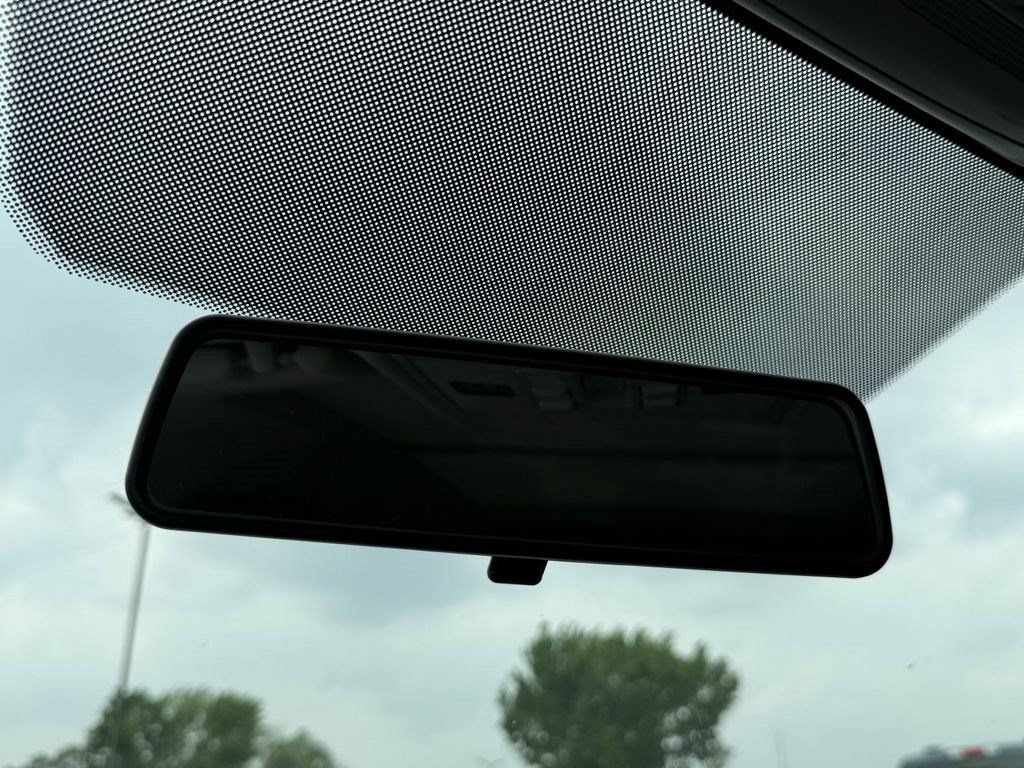 Certified 2022 Volkswagen Taos SE FWD image 21