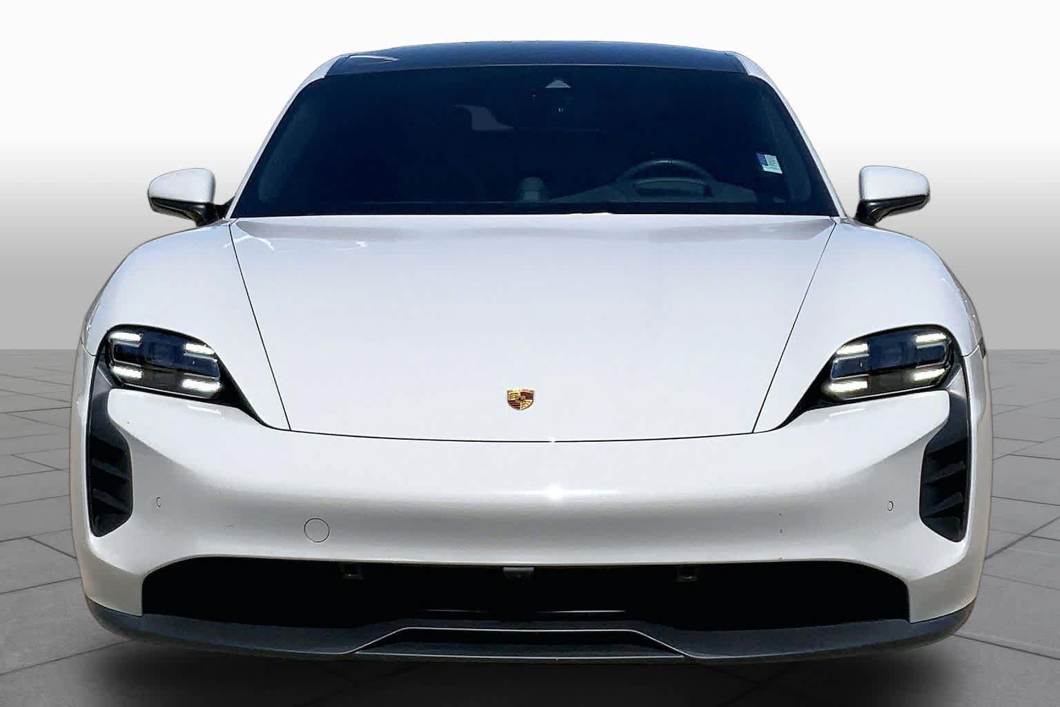 Used 2022 Porsche Taycan RWD image 3