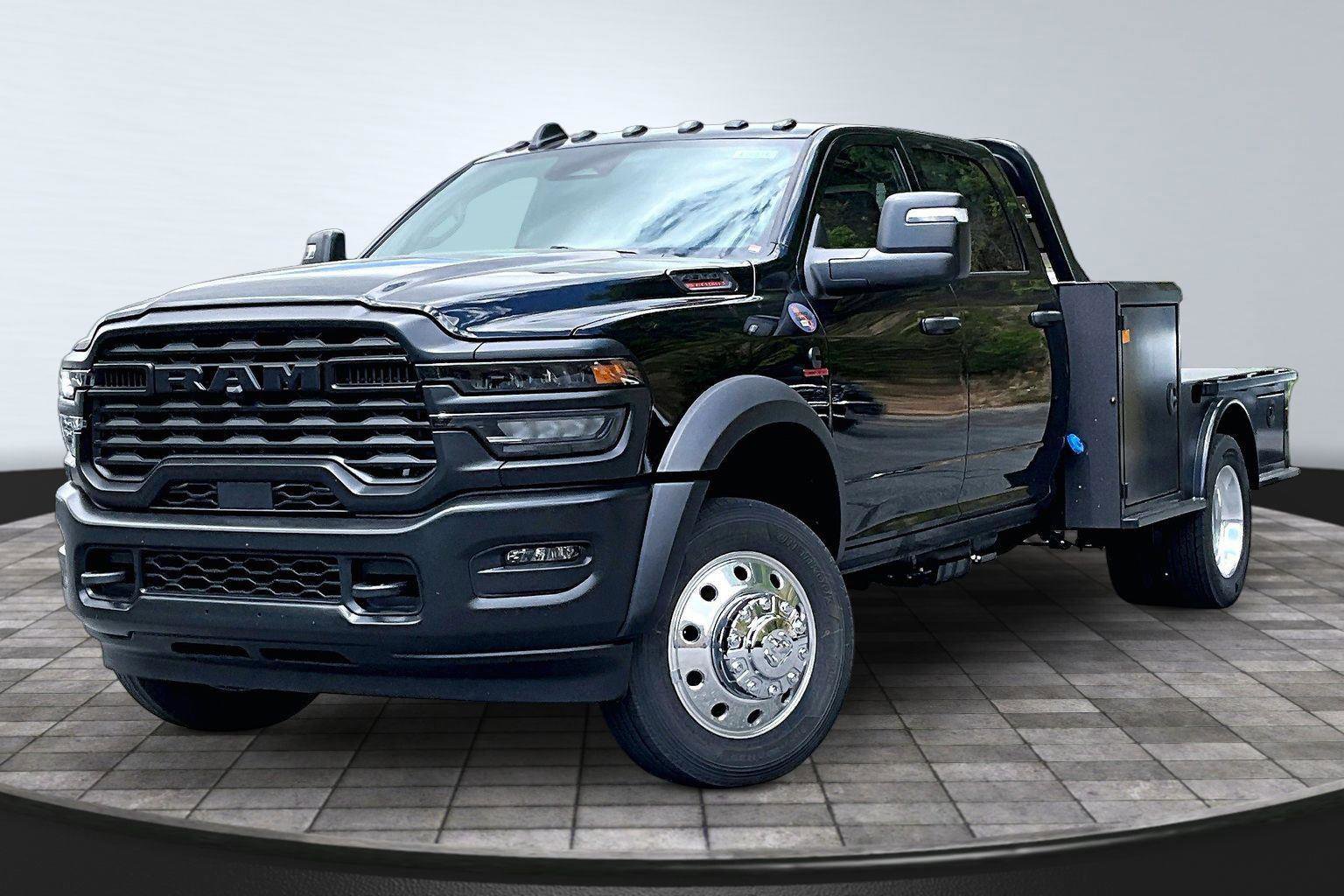 New 2026 RAM 4500 Tradesman AWD/4WD image 2