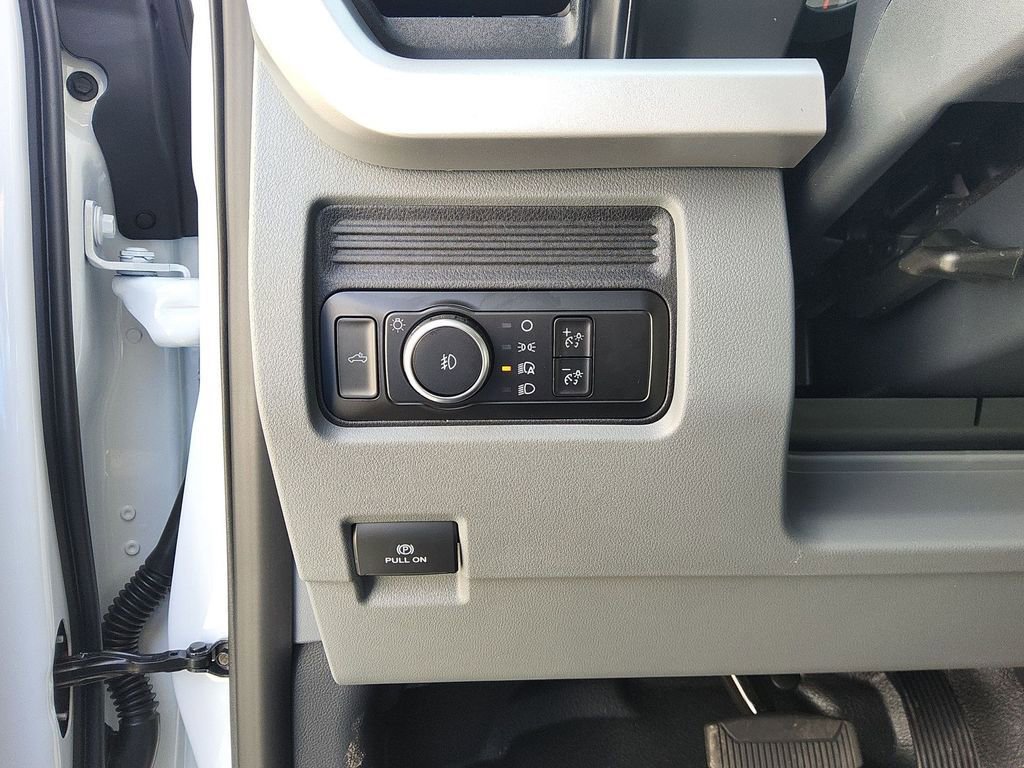 New 2026 Ford F550 2WD Crew Cab image 7