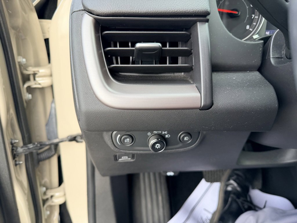 Used 2022 GMC Terrain AT4 image 23