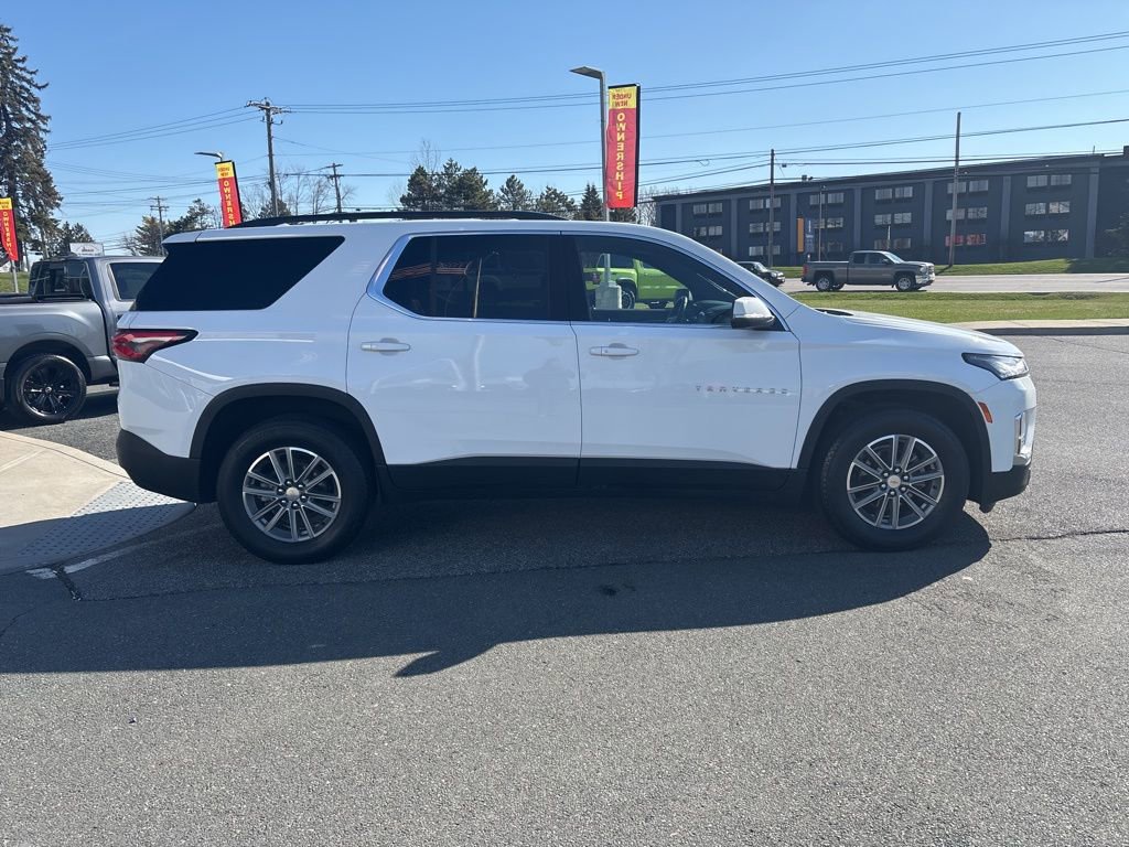 Used 2023 Chevrolet Traverse LT w/ Rear Camera Mirror Package image 8