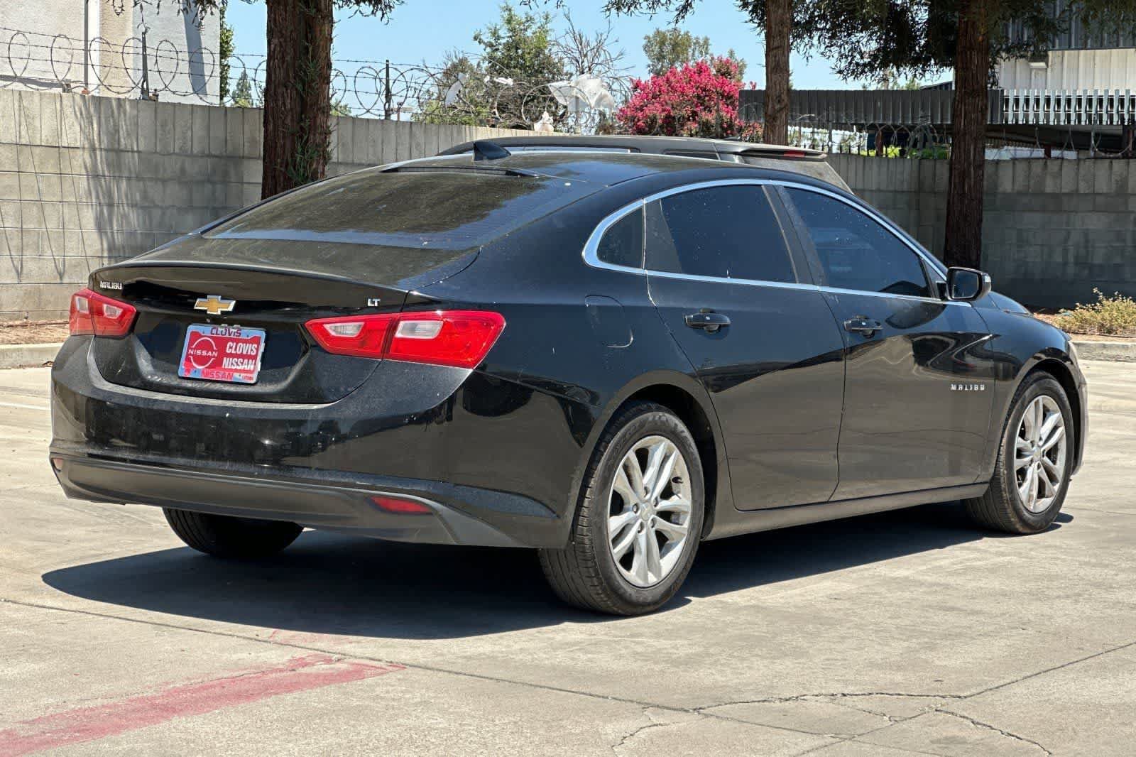 Used 2016 Chevrolet Malibu LT FWD image 4