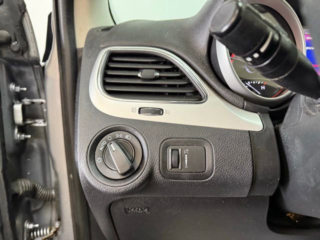 Used 2017 Dodge Journey SE image 20