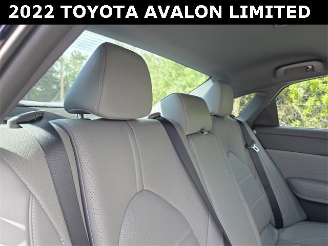Used 2022 Toyota Avalon Limited image 14