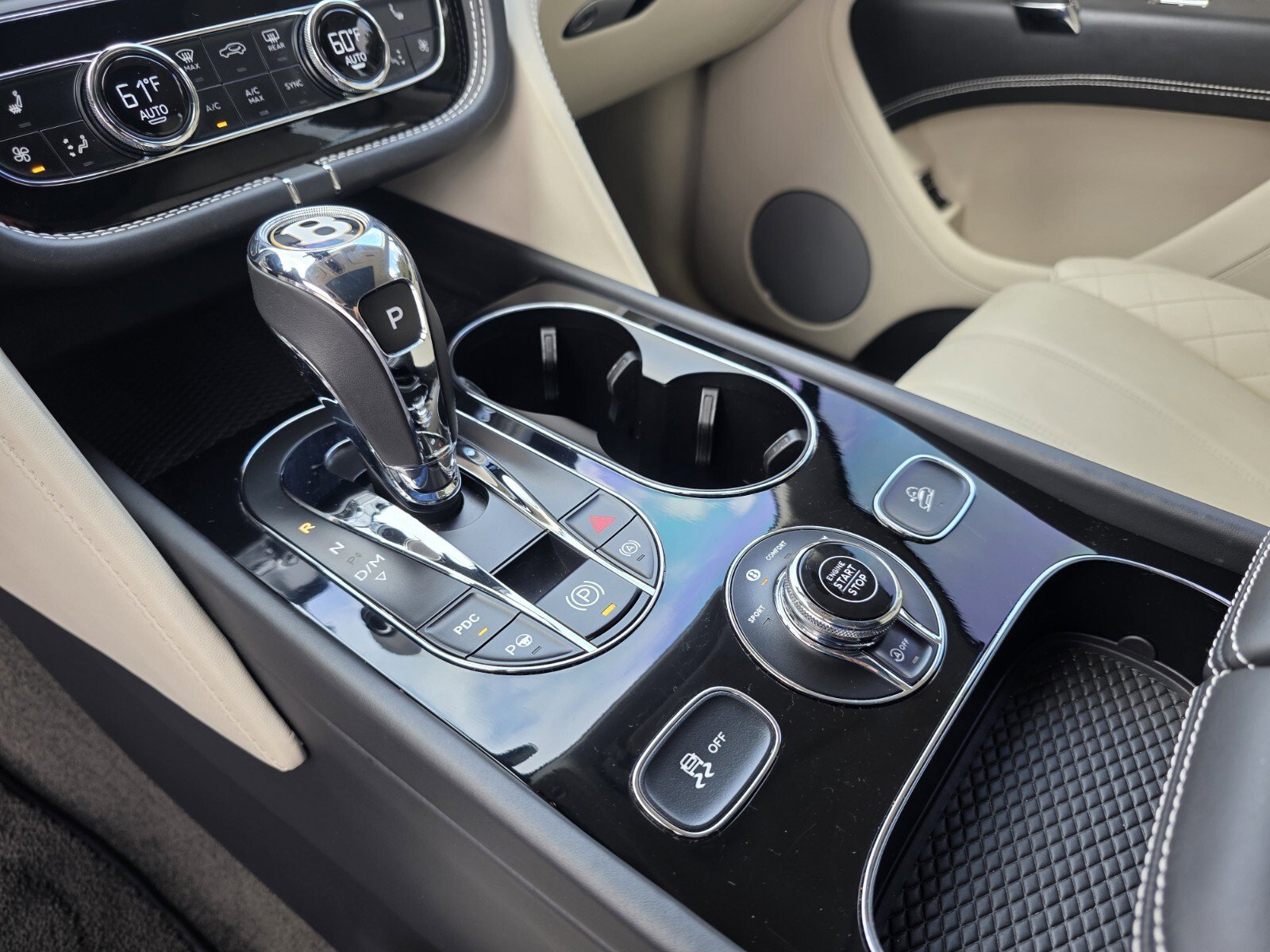 Used 2019 Bentley Bentayga image 24