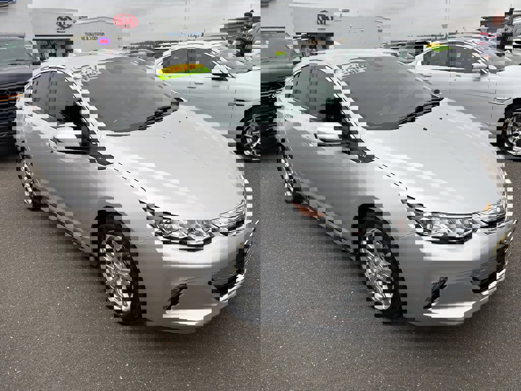 Used 2018 Chevrolet Volt LT w/ Comfort Package image 5