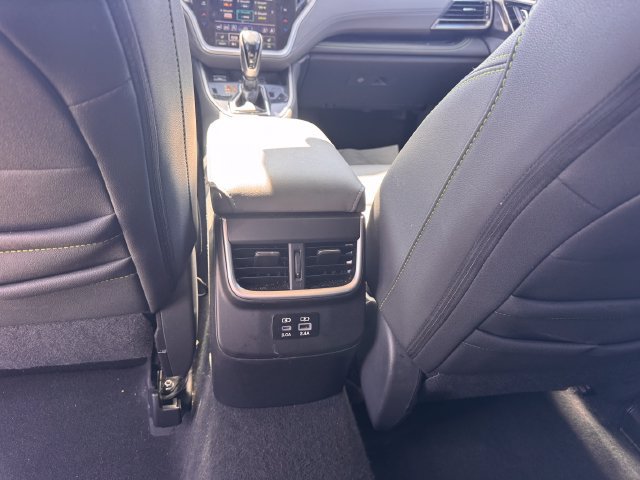 Used 2025 Subaru Outback Onyx Edition AWD/4WD image 32