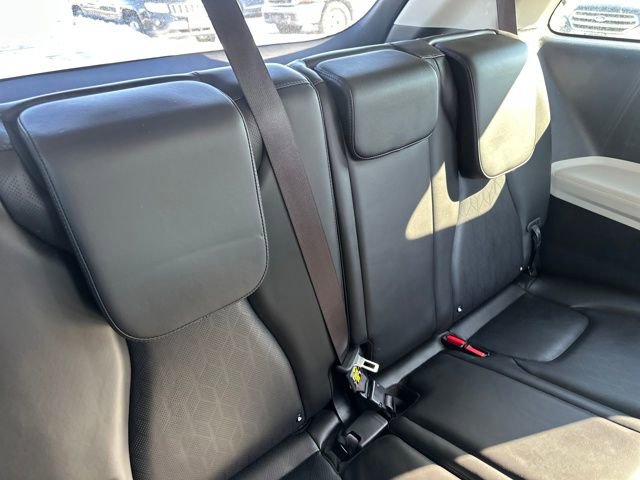 Used 2022 Kia Carnival LX image 19