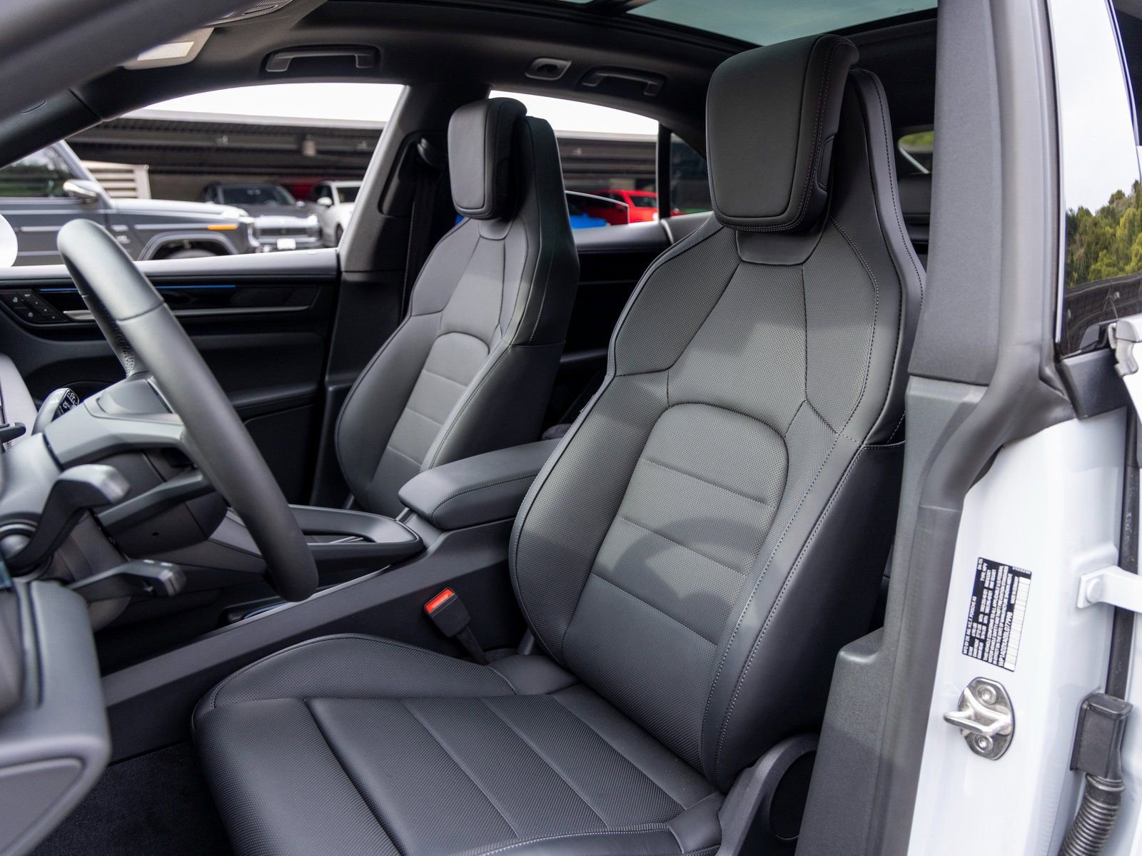 New 2025 Porsche Macan Electric image 5