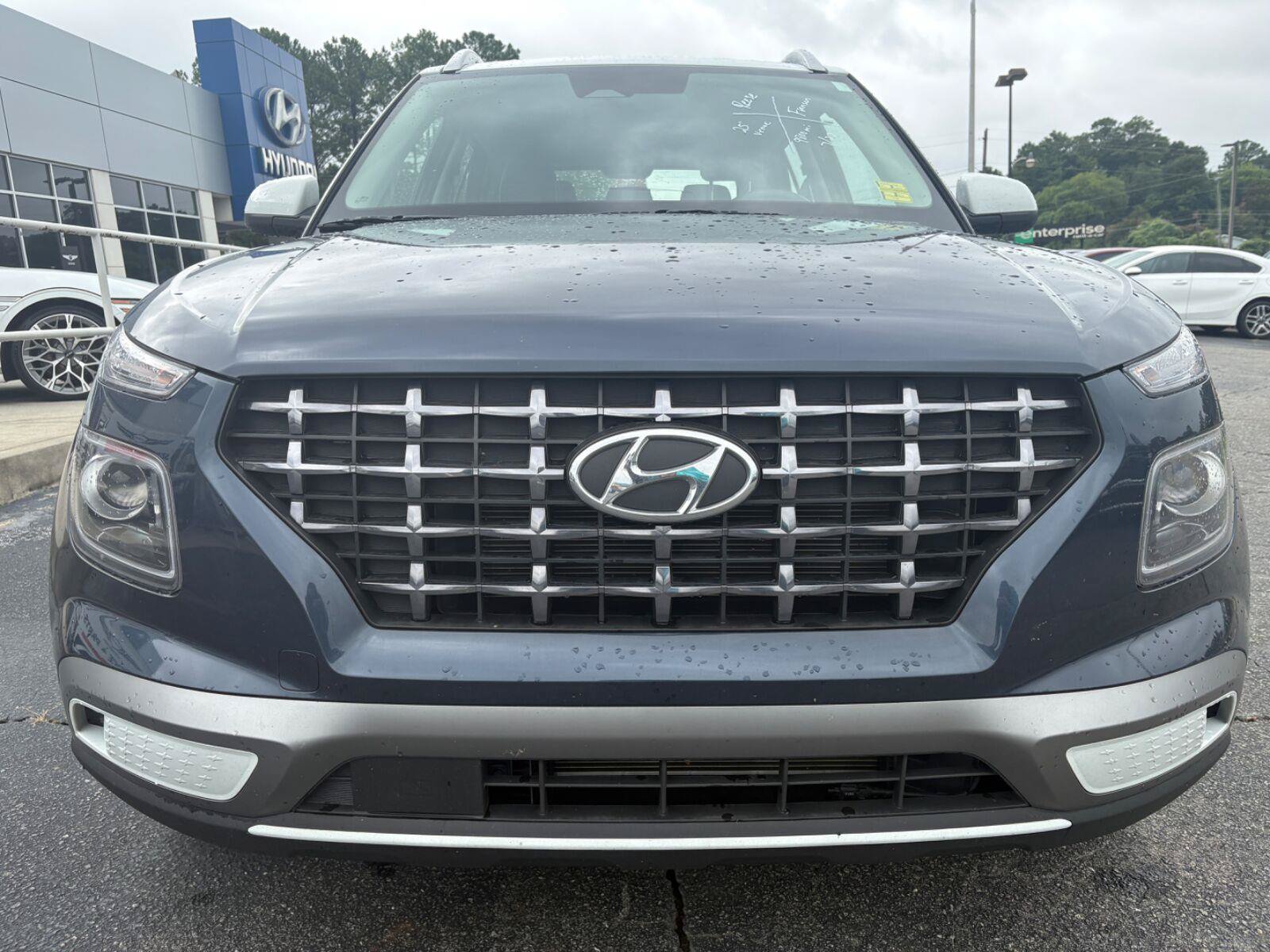 Used 2025 Hyundai Venue Limited FWD image 6
