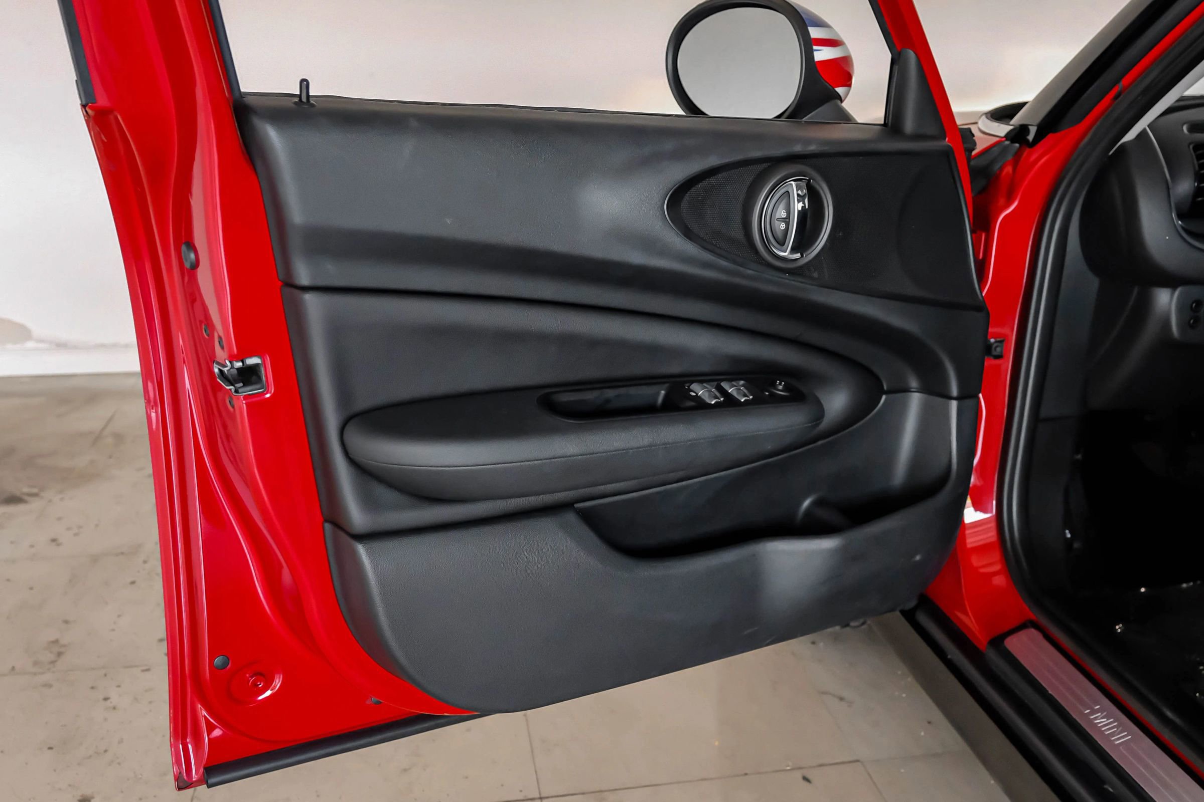 Used 2017 MINI Cooper Clubman ALL4 image 44