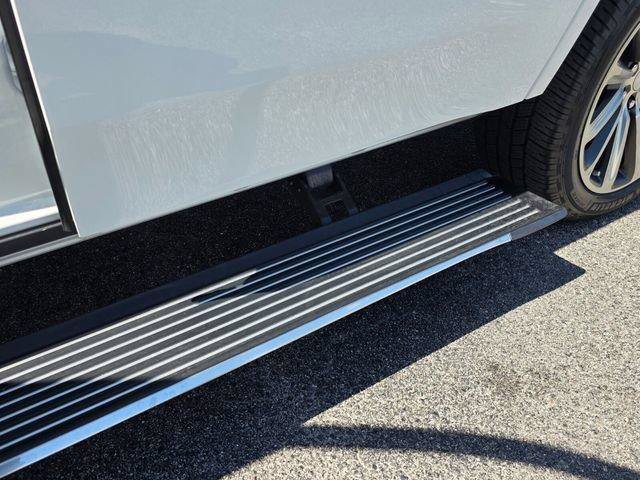 Used 2022 Jeep Grand Wagoneer Series I AWD/4WD image 10