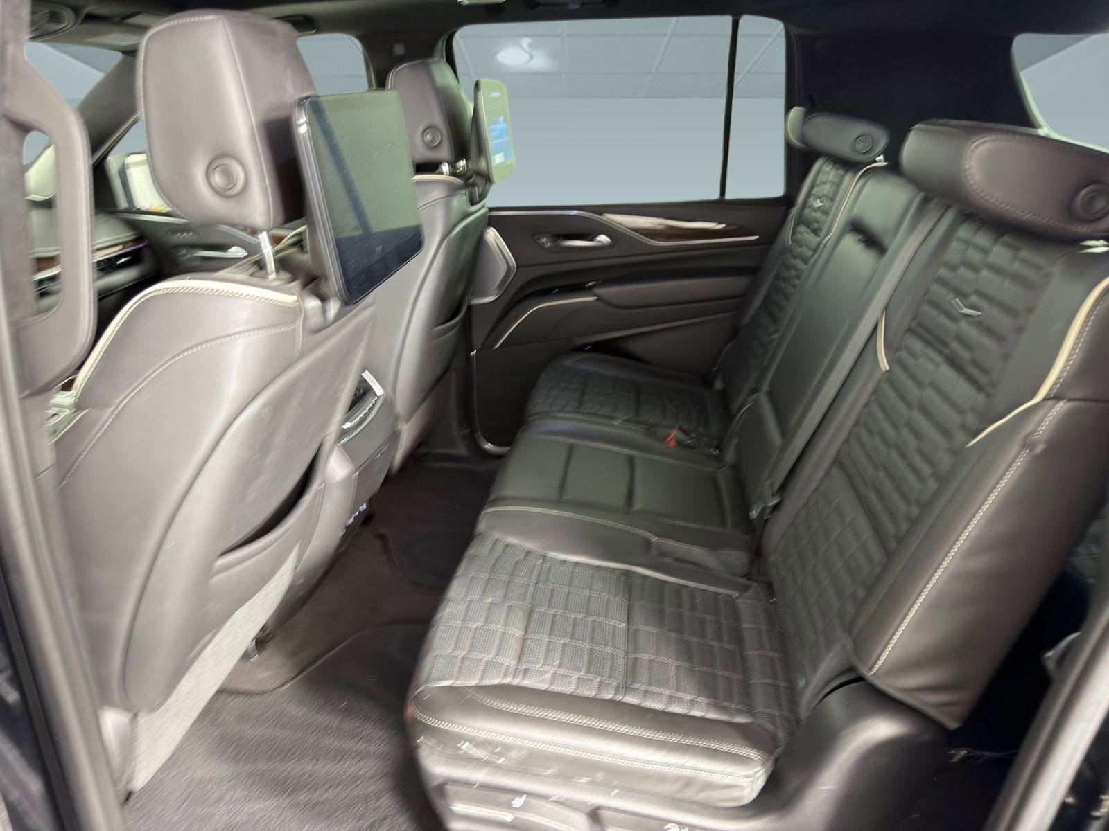 Used 2023 Cadillac Escalade ESV Sport Platinum image 13