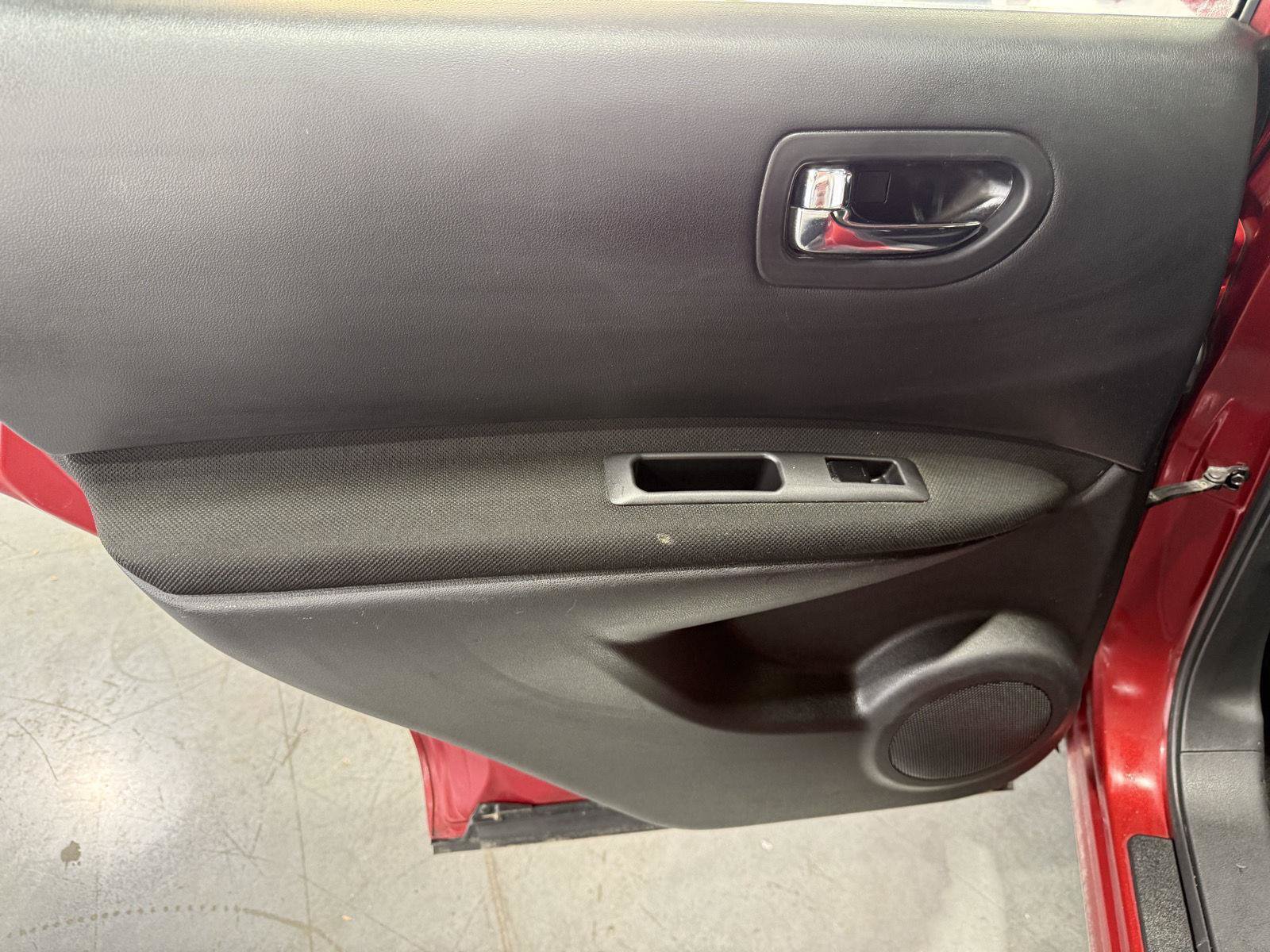 Used 2013 Nissan Rogue S FWD image 22