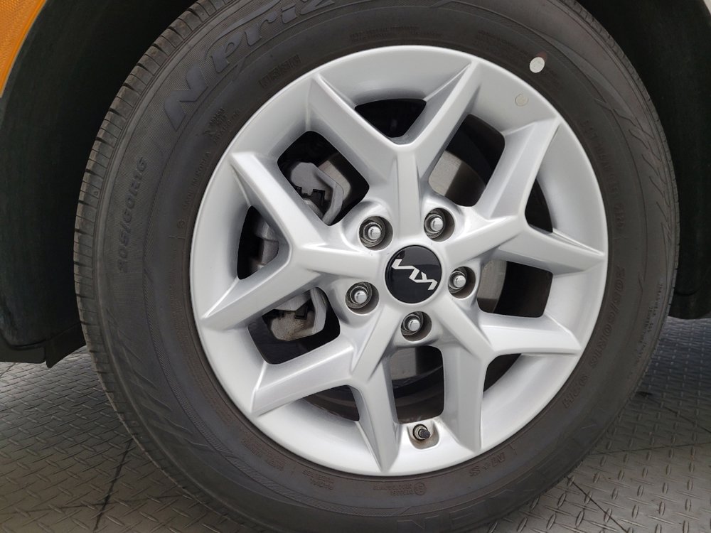 Used 2025 Kia Soul LX image 31