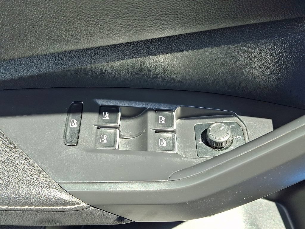 Used 2024 Volkswagen Jetta SE FWD image 15