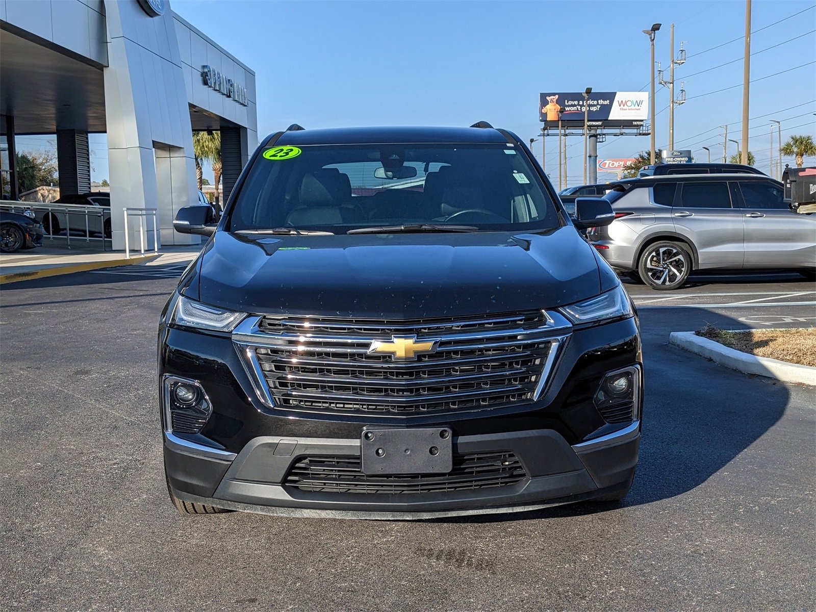 Used 2023 Chevrolet Traverse LT image 3