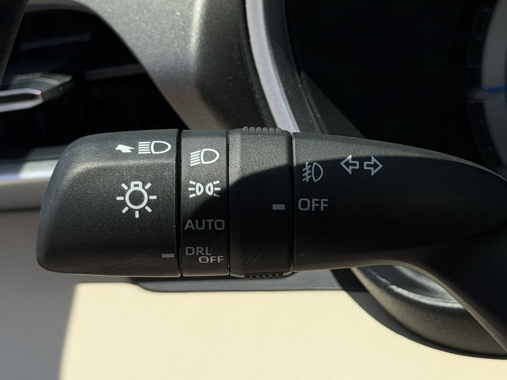 Used 2025 Toyota Highlander XLE AWD/4WD image 22