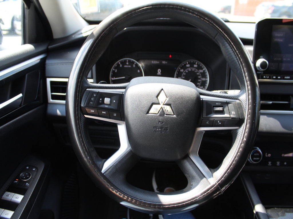 Used 2022 Mitsubishi Outlander ES FWD image 19