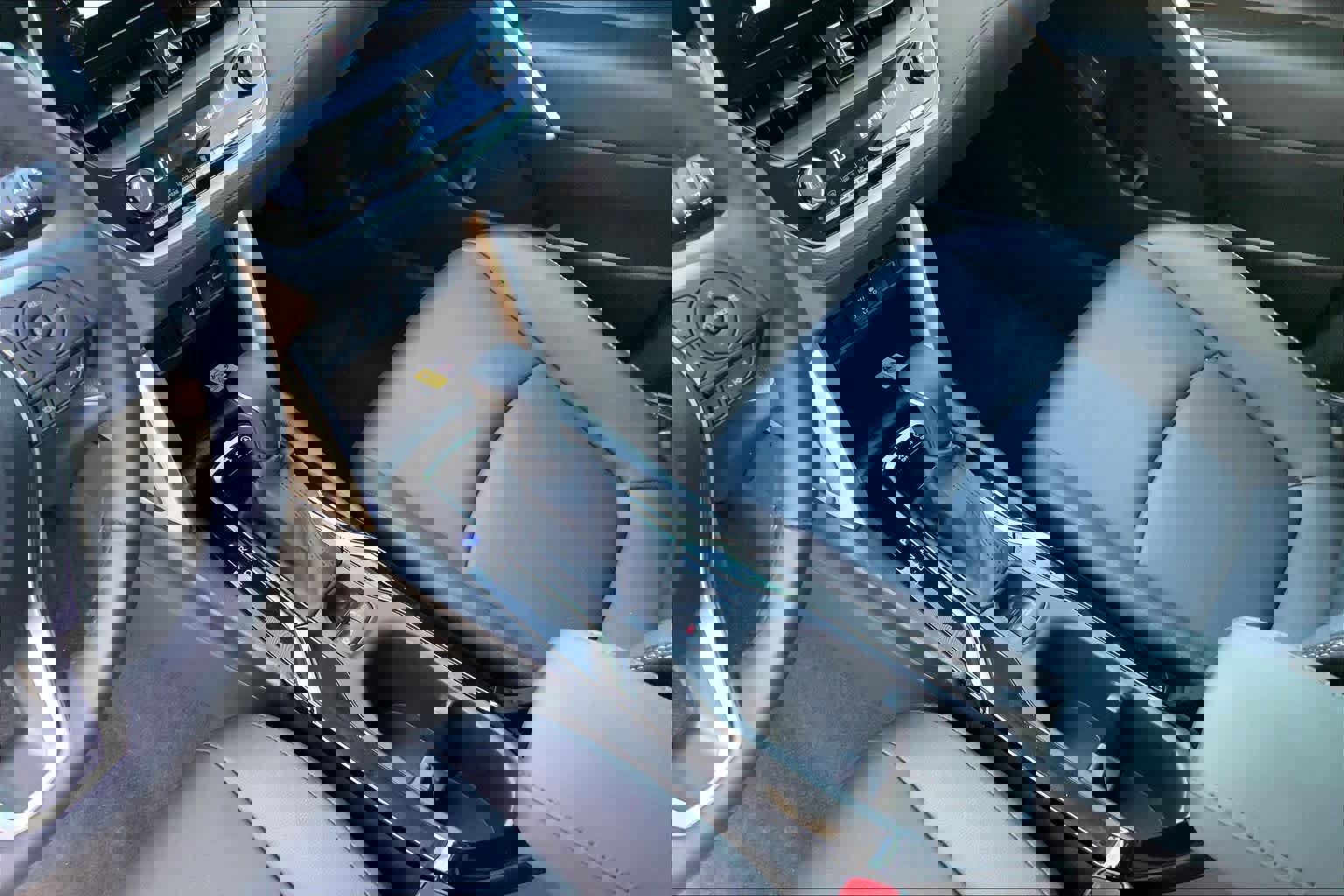 Used 2023 Toyota Corolla Cross XLE w/ Convenience Package image 17