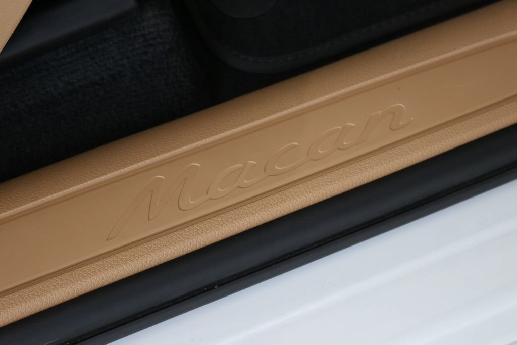 Used 2018 Porsche Macan Sport Edition image 33