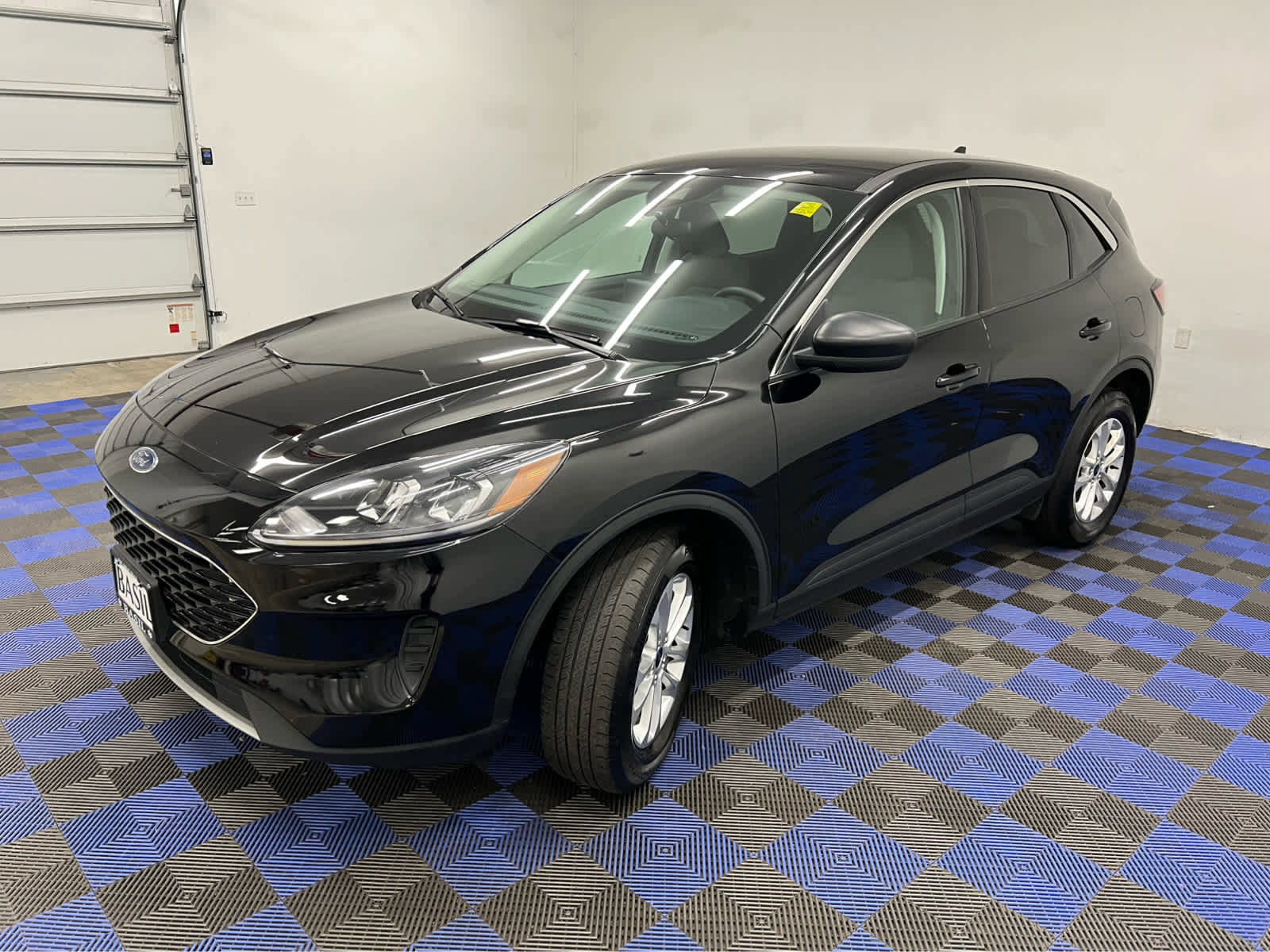 Used 2022 Ford Escape SE w/ Cold Weather Package image 8