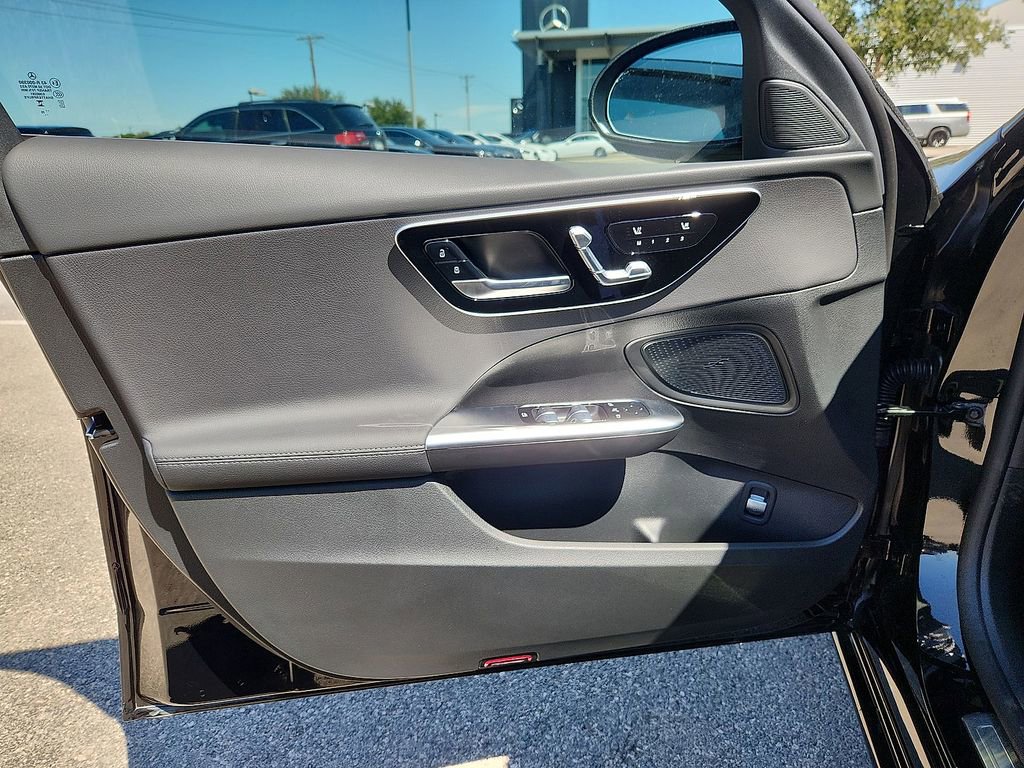 Used 2025 Mercedes-Benz C 300 Sedan image 15