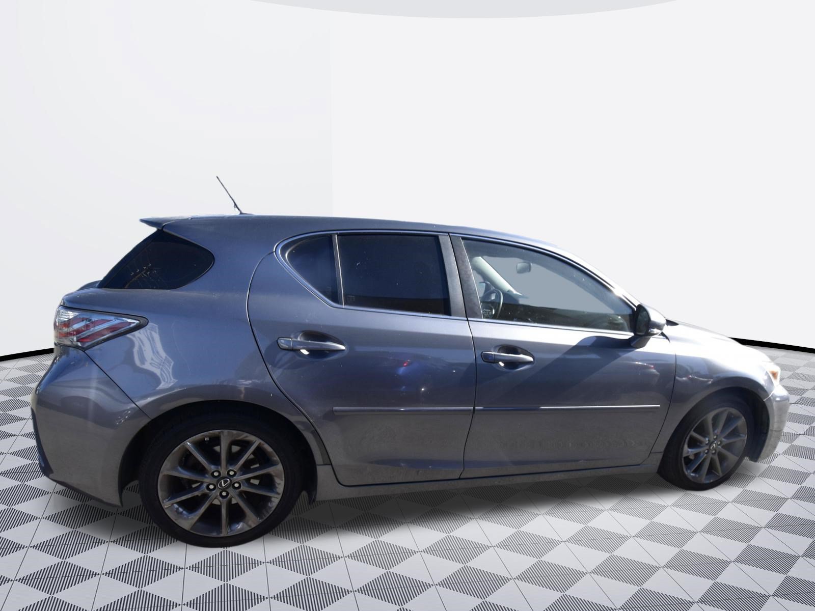 Used 2012 Lexus CT 200h Premium w/ Leather Pkg FWD image 5