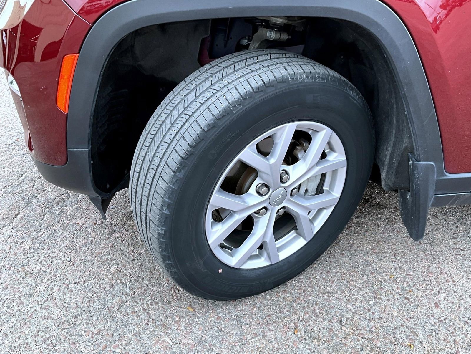 Certified 2022 Jeep Grand Cherokee Limited w/ MOPAR Finishing Package image 23