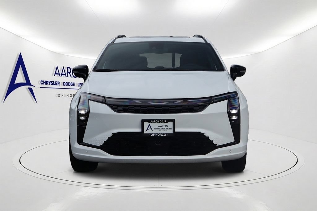 New 2027 Chrysler Pacifica Limited AWD/4WD image 2