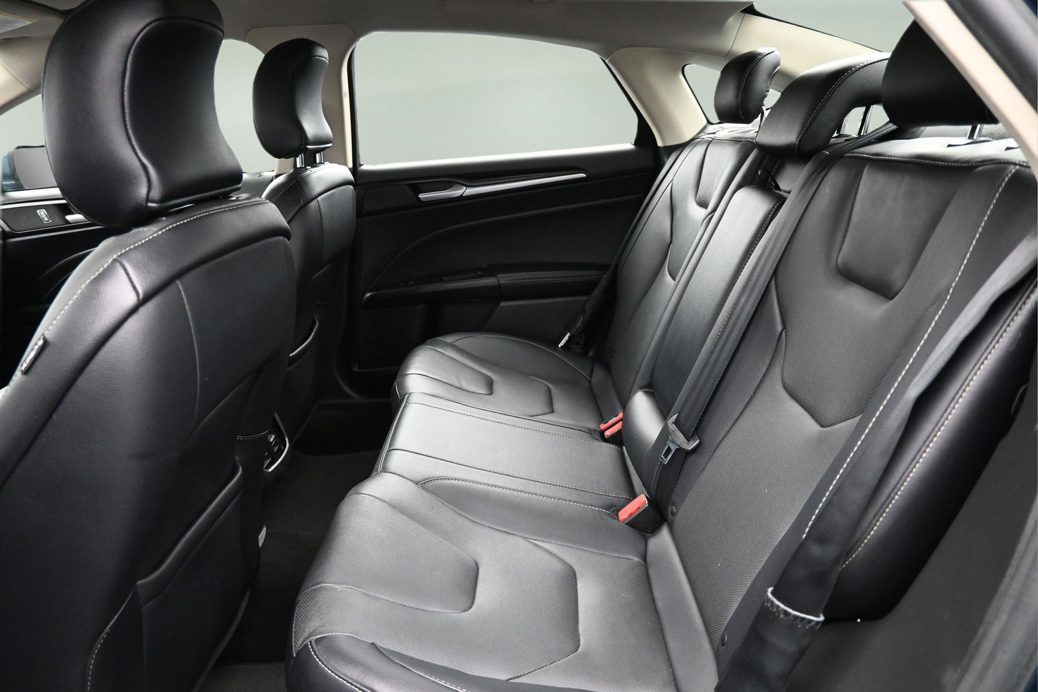 Used 2019 Ford Fusion Energi Titanium FWD image 22