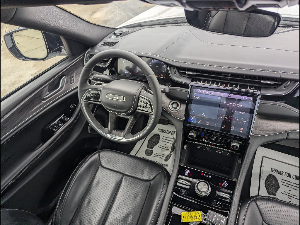Used 2023 Jeep Grand Cherokee L Overland w/ Rear Seat Video Group I AWD/4WD image 28