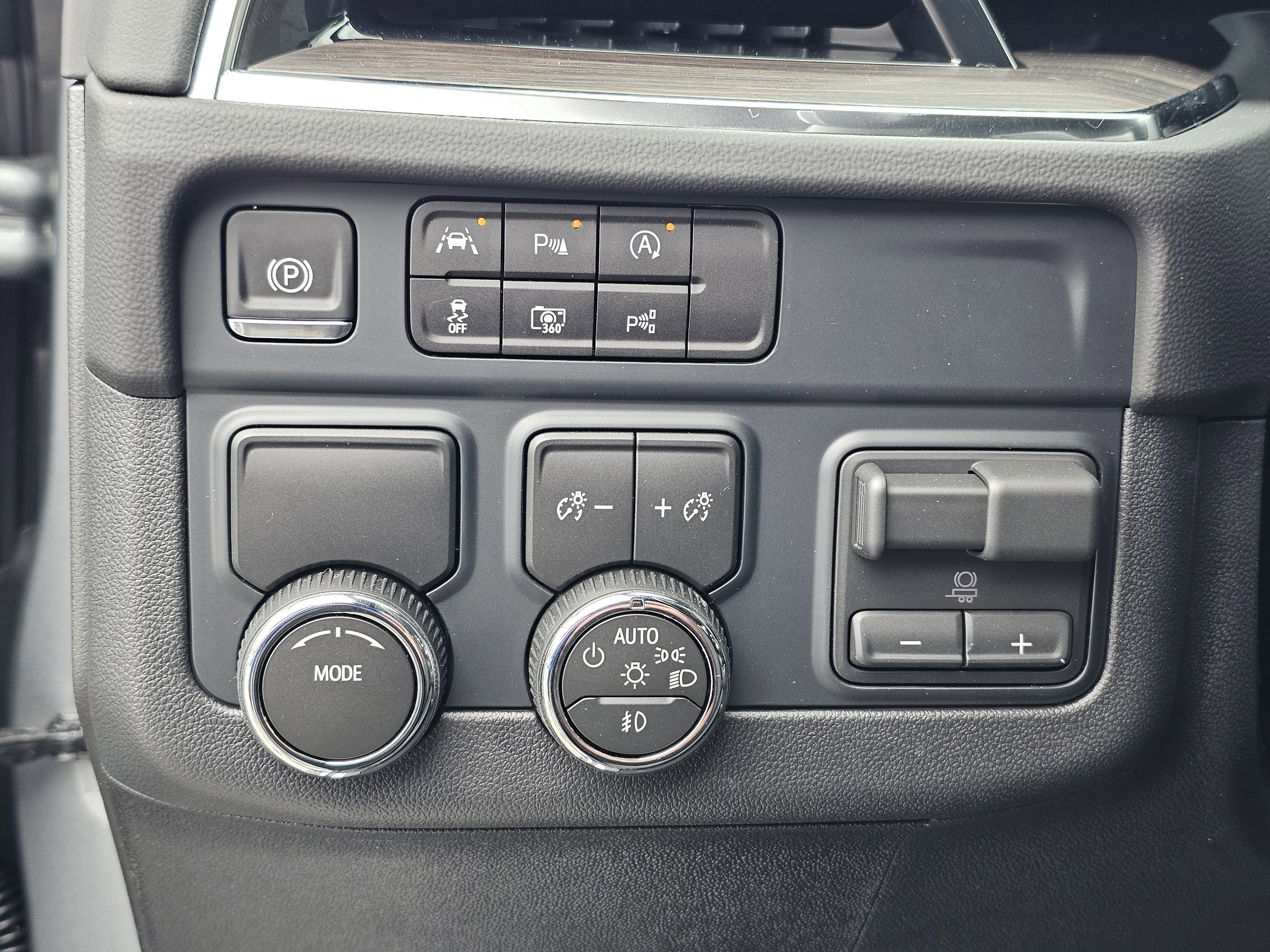 New 2026 Chevrolet Suburban LT w/ Comfort Package image 51