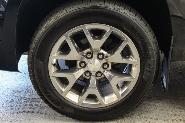 Used 2018 Chevrolet Suburban LT w/ Off-Road Package AWD/4WD image 30