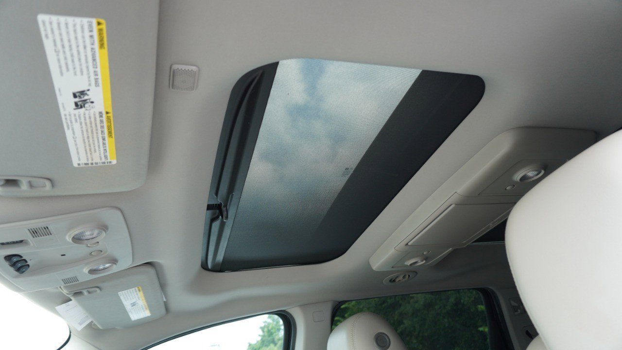 Used 2014 Chevrolet Traverse LTZ FWD image 11