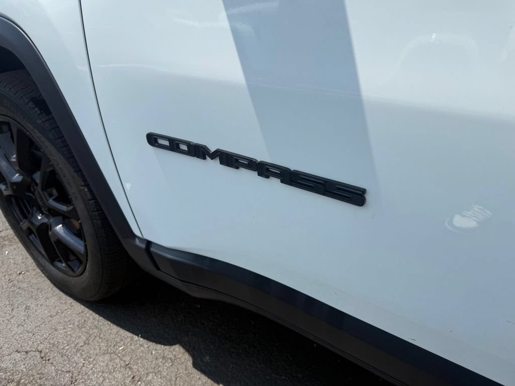 Used 2022 Jeep Compass Latitude AWD/4WD image 11