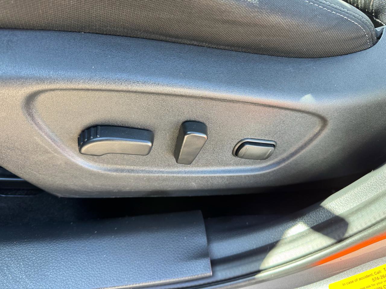 Used 2017 Nissan Rogue SV w/ SV Premium Package image 16