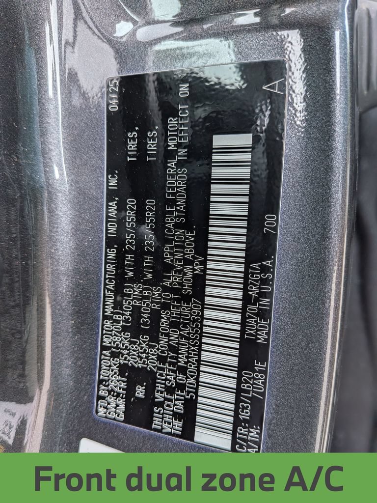 Used 2025 Toyota Highlander Limited FWD image 32
