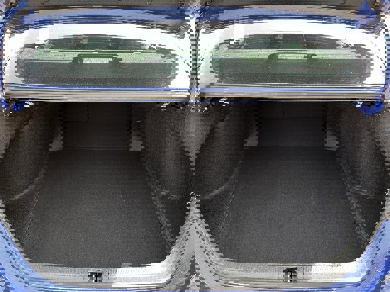 Used 2025 Toyota Camry SE image 27