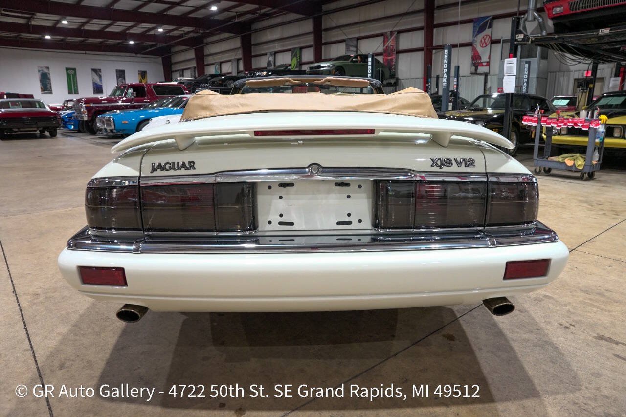 Used 1995 Jaguar XJS V12 Convertible RWD image 7