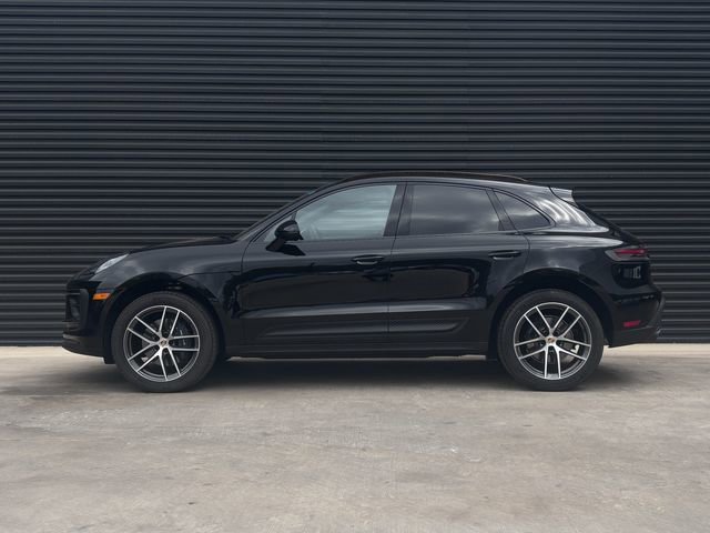 Certified 2026 Porsche Macan AWD/4WD image 2