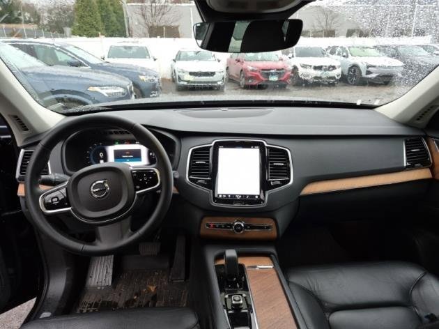 Used 2023 Volvo XC90 T8 Plus w/ Protection Package image 5