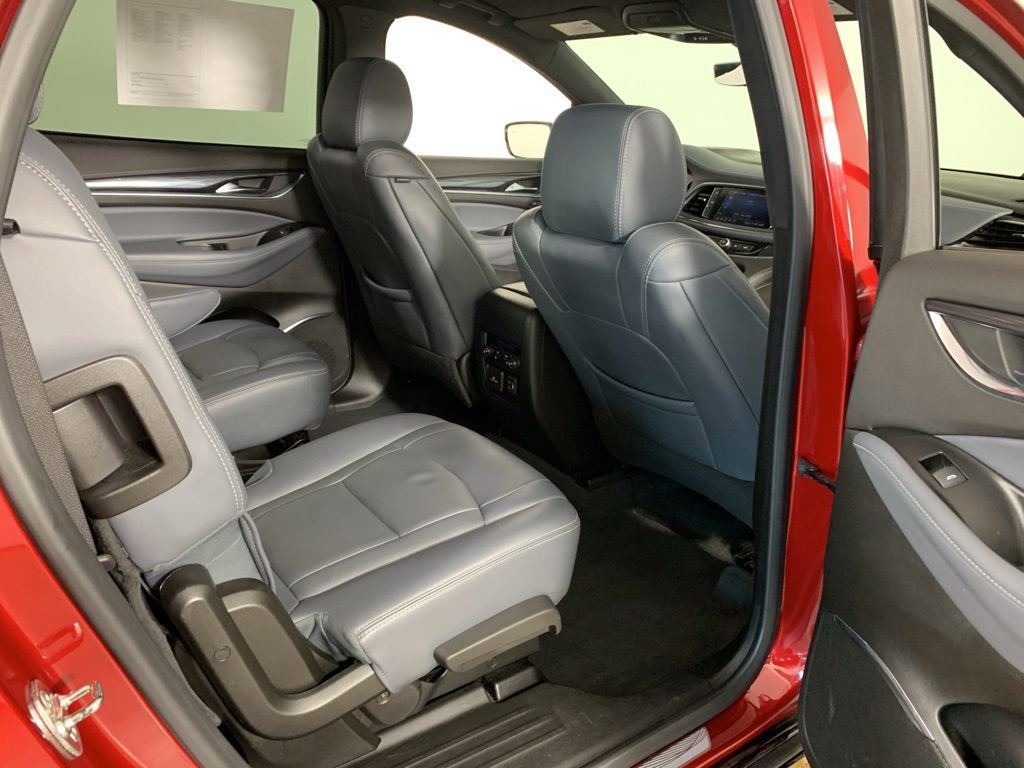 Used 2024 Buick Enclave Premium image 39